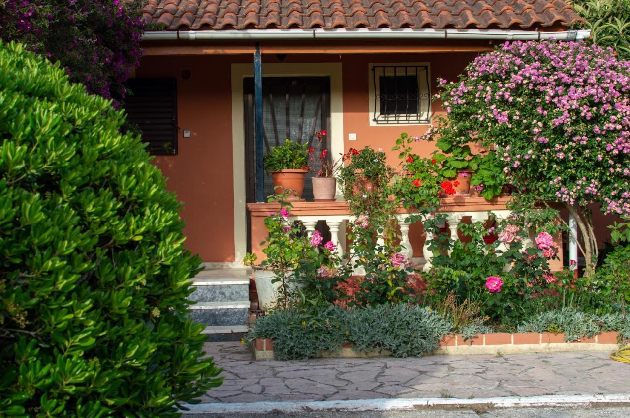 Rose Garden Villa Melikia Exterior photo